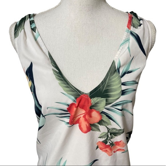 Tommy Bahama tie-back keyhole tropical lightweight v-neck top - Picture 2 of 7